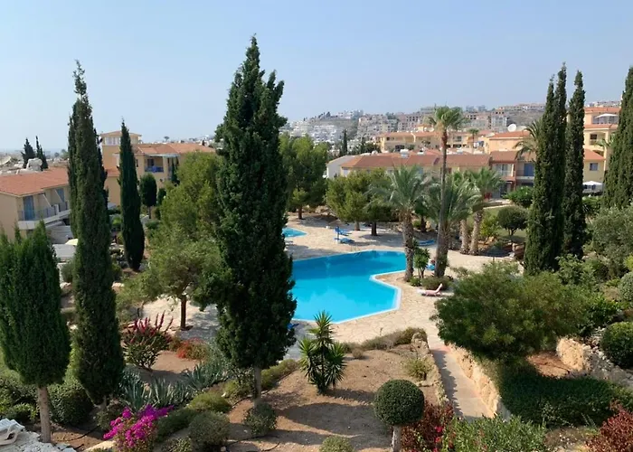 Regina Gardens - Spacious 3 Bed, 2 Bath Maisonette * Paphos