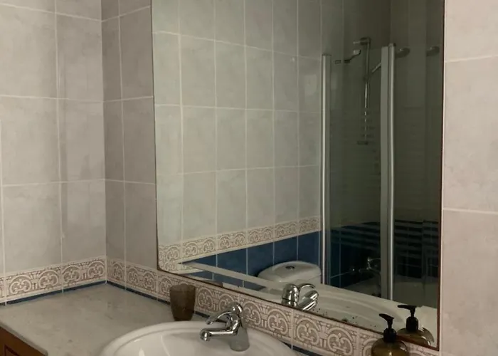 Regina Gardens - Spacious 3 Bed, 2 Bath Maisonette بيت للعطل *