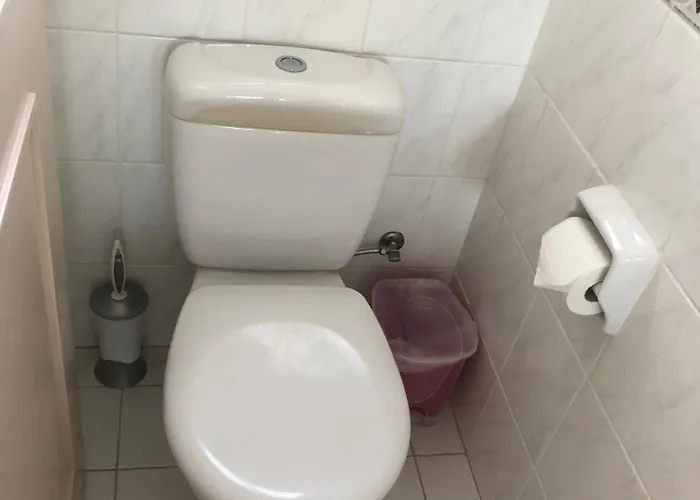 Regina Gardens - Spacious 3 Bed, 2 Bath Maisonette Prázdninový dům Paphos