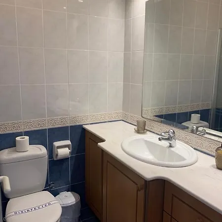 Hébergement de vacances Regina Gardens - Spacious 3 Bed, 2 Bath Maisonette Paphos